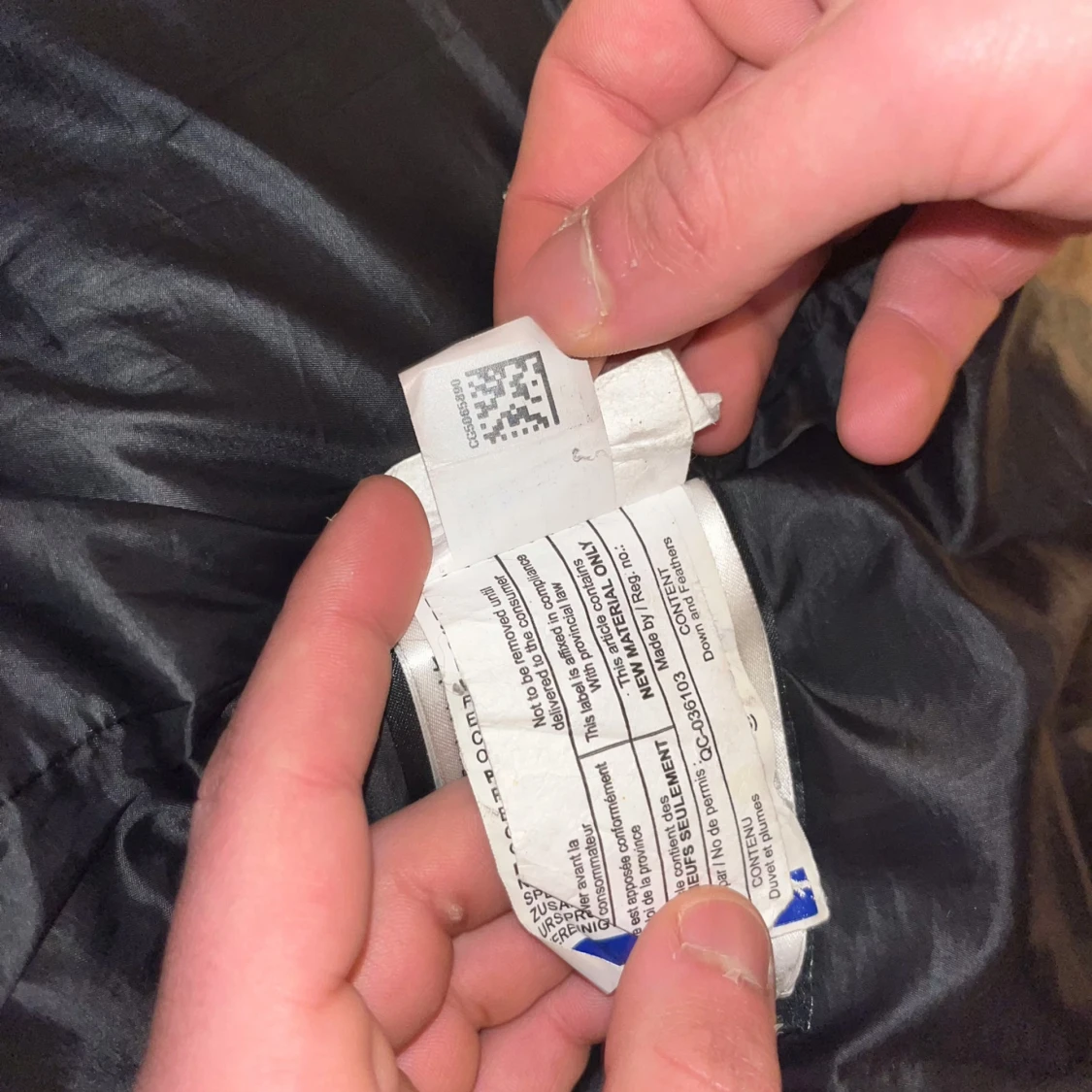 Svart dunjacka med huva - 3