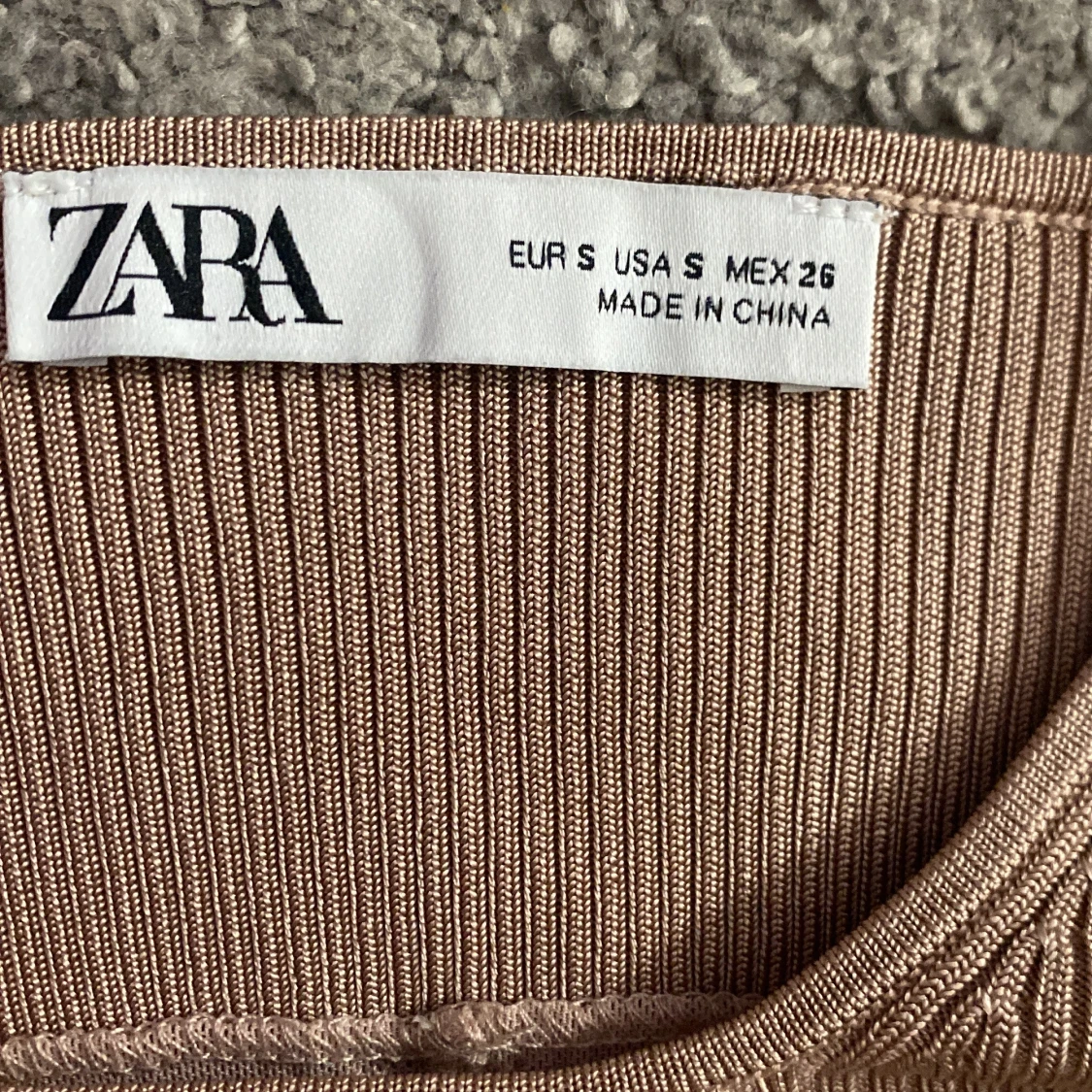 Beige bodysuit från Zara - 90