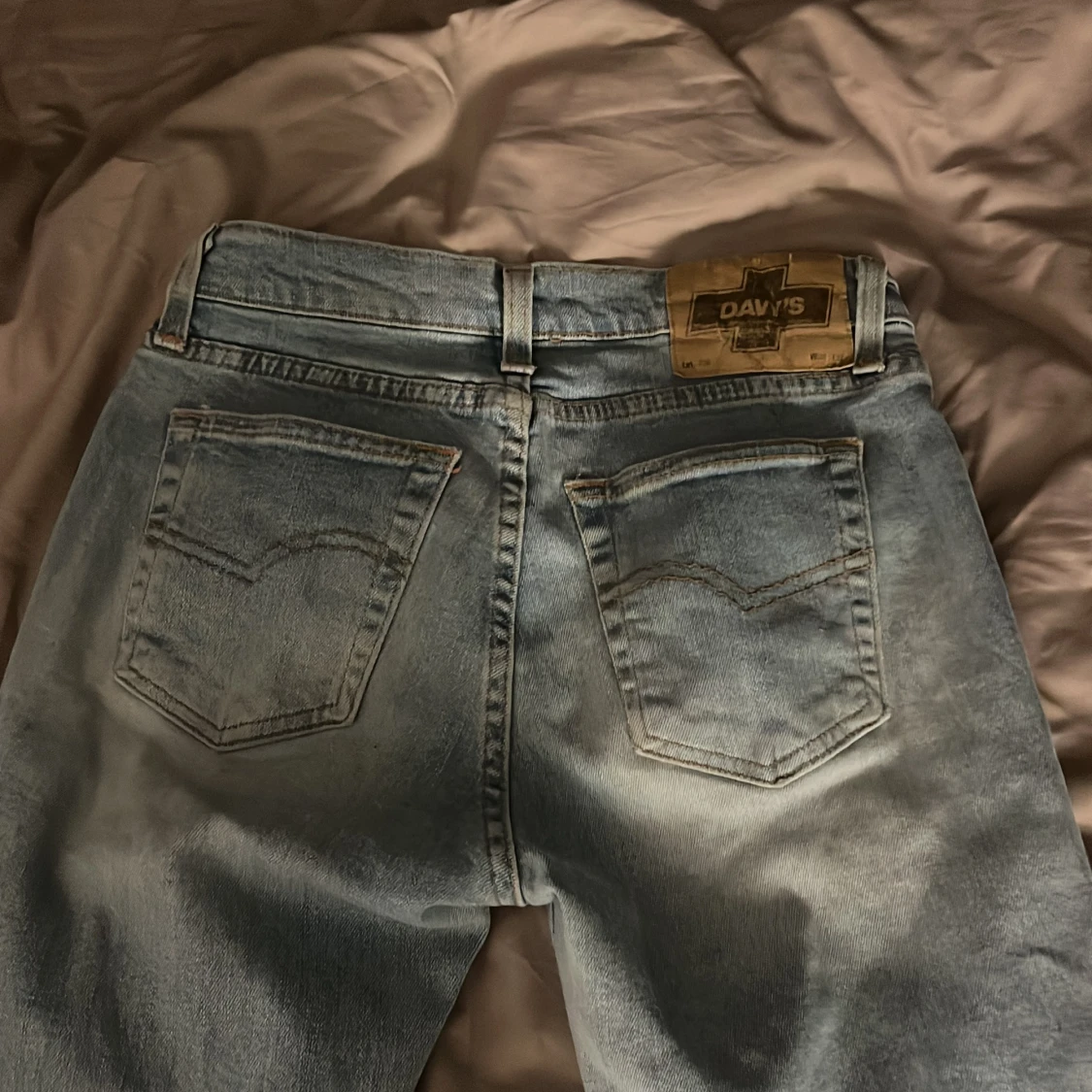 Ljusblå lågmidjade bootcut jeans från Davy's - 2