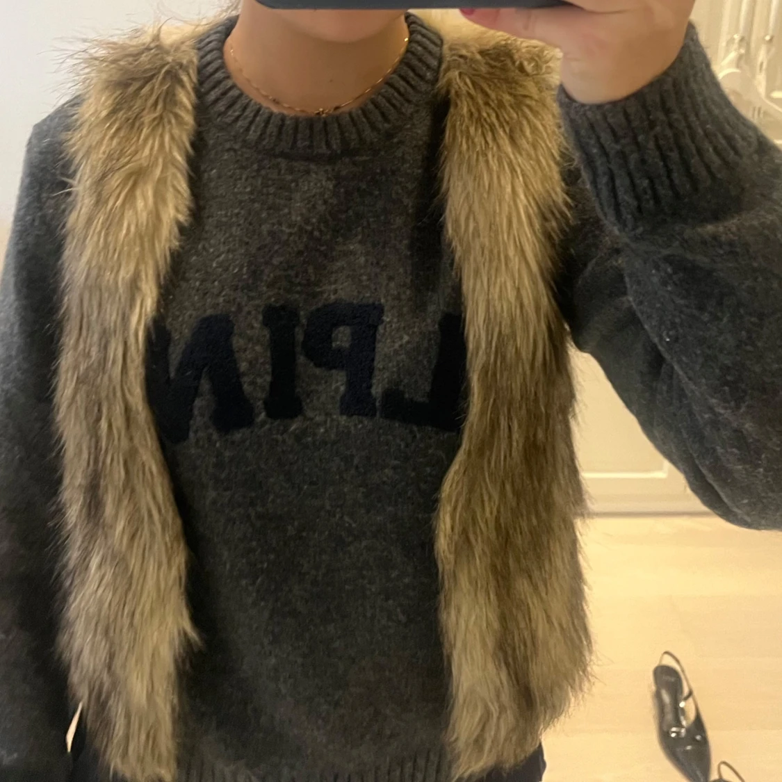 Beige pälsväst - 90