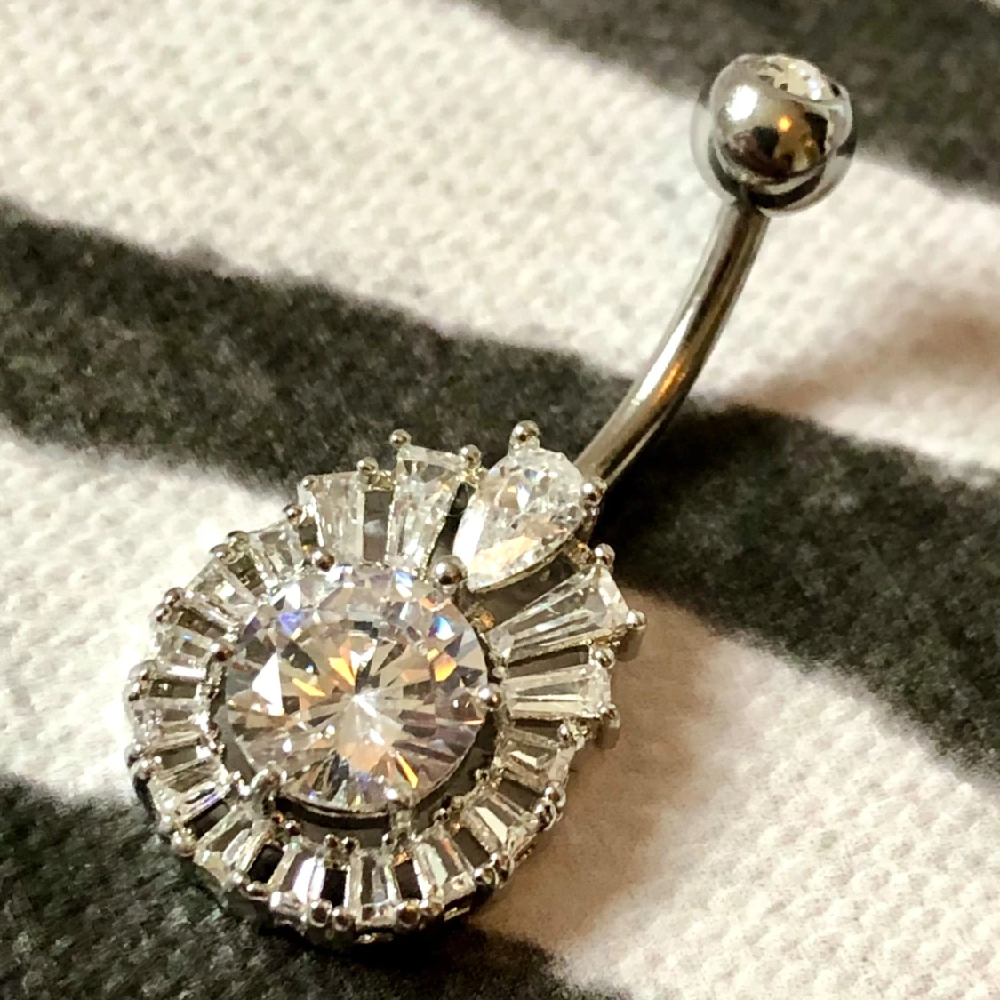 Jätte vackert ny piercing  - 90