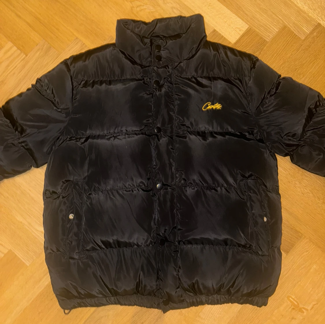 Corteiz Bolo Puffer Jacka