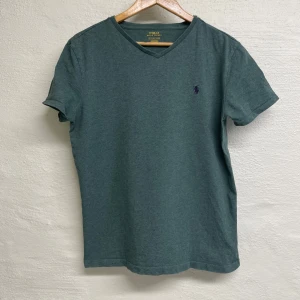 Polo Ralph Lauren  - Polo Ralph Lauren T-shirt i storlek S.