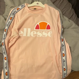 Ellesse tröja - Använd fåtal gånger