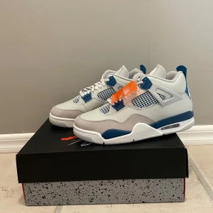 Jordan 4 military blue  - Aldrig använda! Kvitto och box medföljer