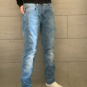 Replay Anbass jeans - Tja säljer ett par feta replay | PRISET EJ HUGGET I STEN | strl: 30/34   Skick: 9/10 | skriv vid minsta lilla fundering