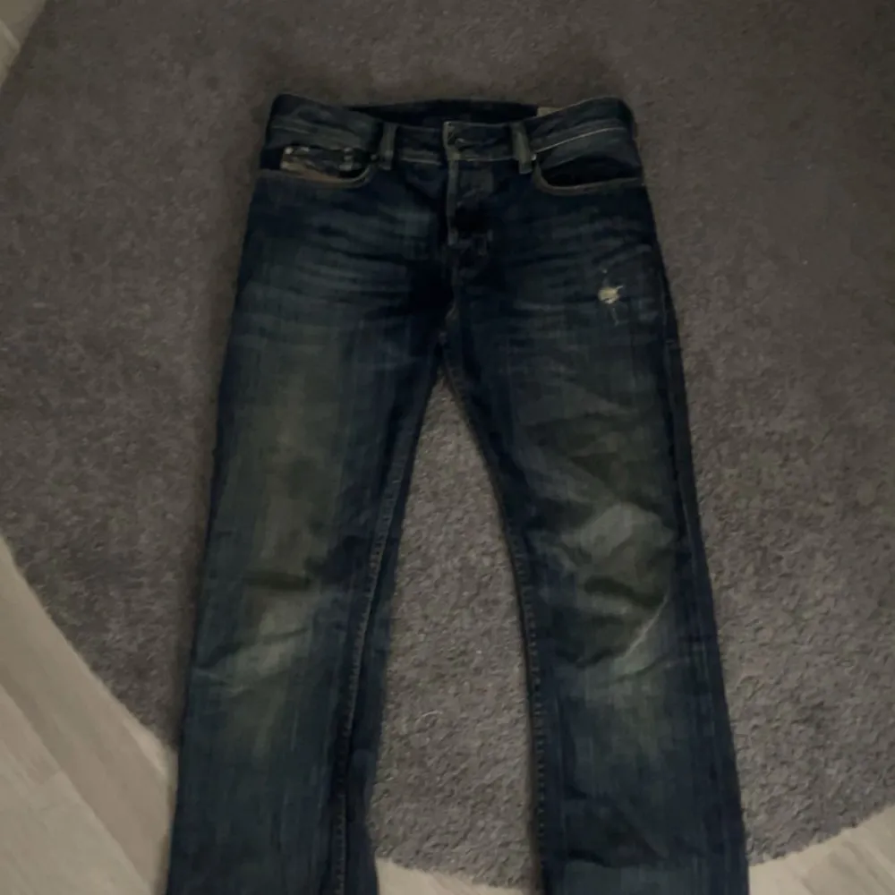 Skit snygga vintage och lågmidjade diesel jeans 💕. Jeans & Byxor.