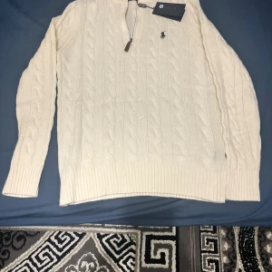 Polo Ralph Lauren halv zip - Ny och oanvänd väldigt fin säljs pga liten i storlek. Den är S mer som xs
