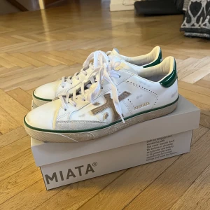 Premiata stevens - Sköna premiata stevens i storlek 44, använda endast ett fåtal gånger. 