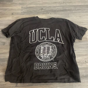 T-skirt - Storlek M anvånt men fof bra skick 