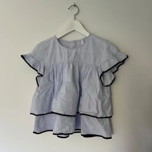 Blus  - Blå blus ⭐️