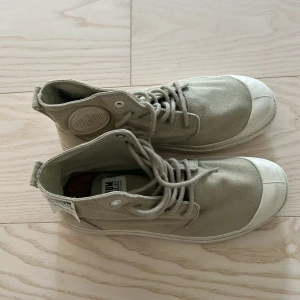 Palladium skor  - Palladium skor, nya- aldrig använda 
