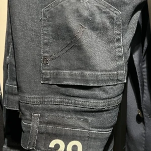 Dondup George  - Tja! säljer nu dessa riktigt feta Dondup jeansen, Med goa slitningar och unika sömmar😀 Skick 8/10 strlk w29