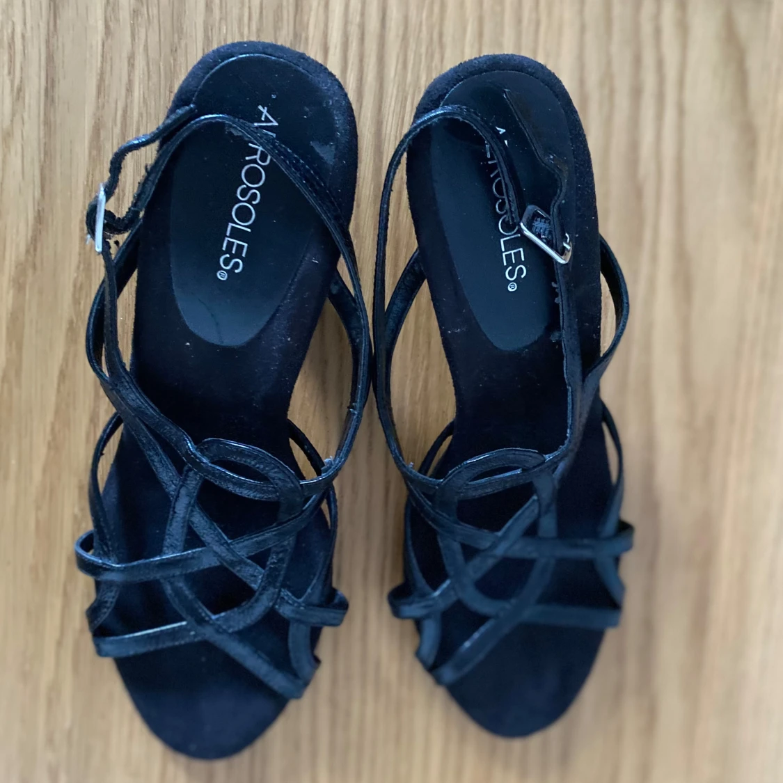 Svarta högklackade sandaler från Aerosoles - 1