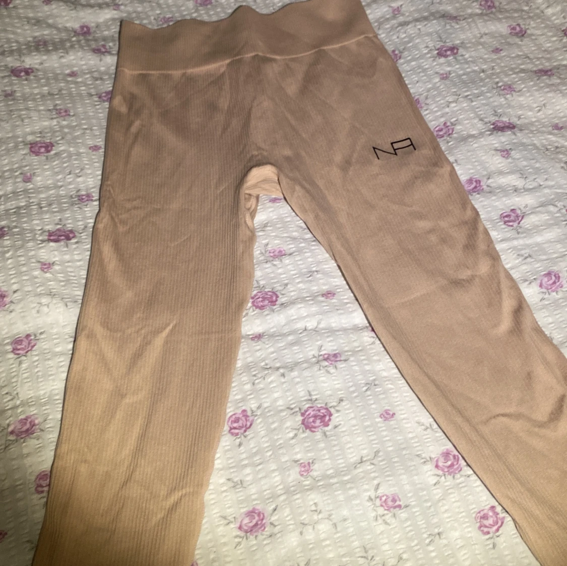 Beigea träningsleggings - 1