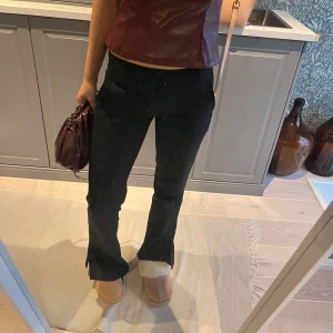 Lågmidjade kostymbyxor  - Jätte fina lågmidjade kostymbyxor, storlek 34 från bikbok!! 