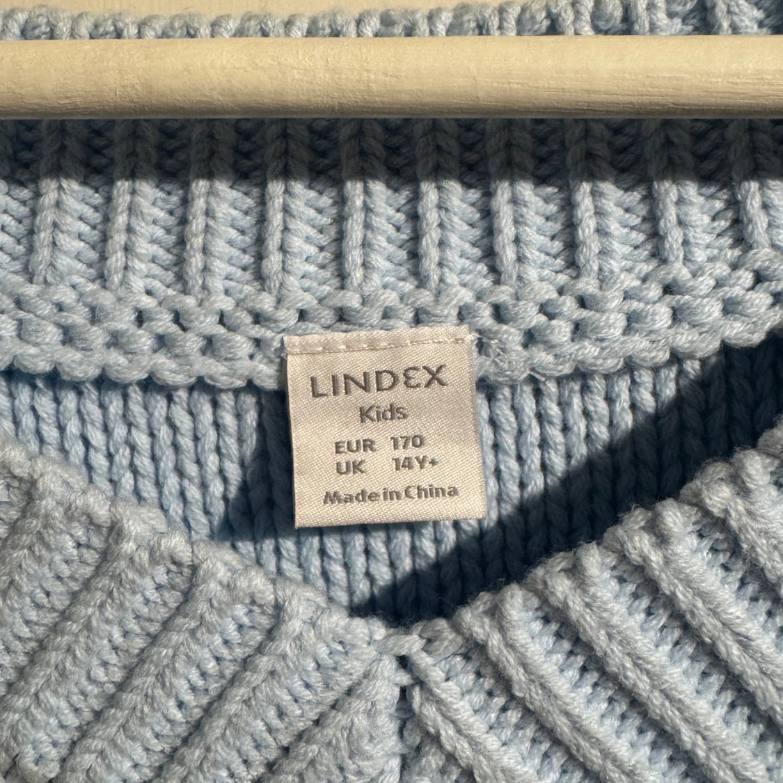 Ljusblå stickad väst från Lindex - 2