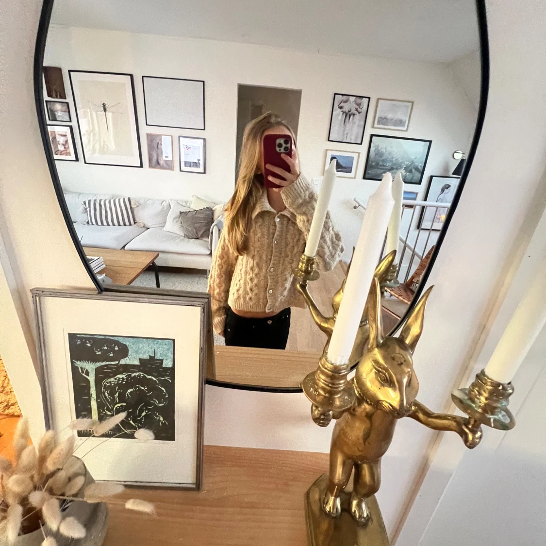 Beige stickad kofta med knappar