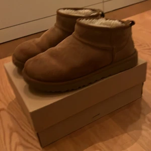 Ugg - Ganska bra sick storlek 41 med lådan