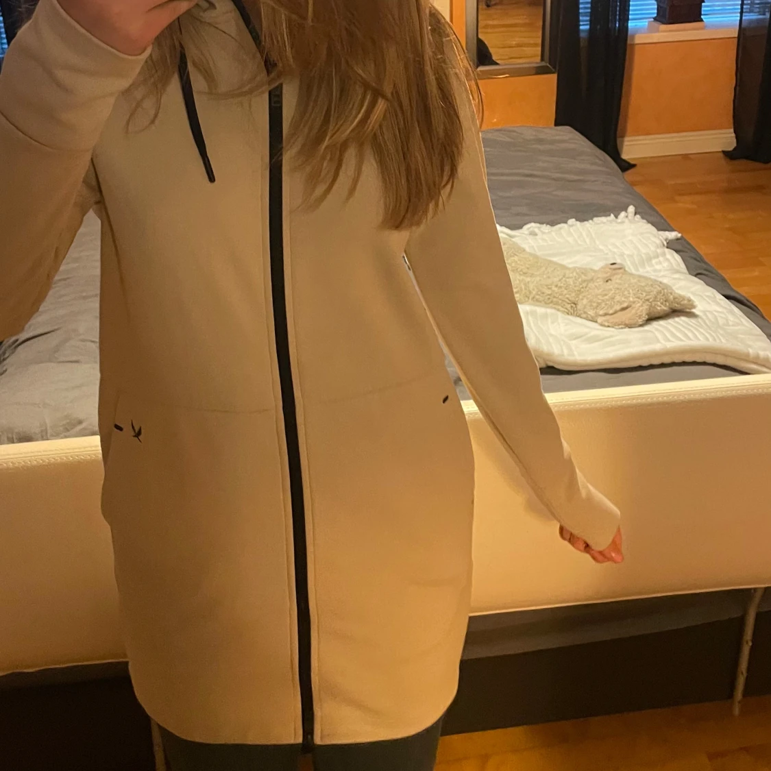 Beige långärmad jacka från SOC