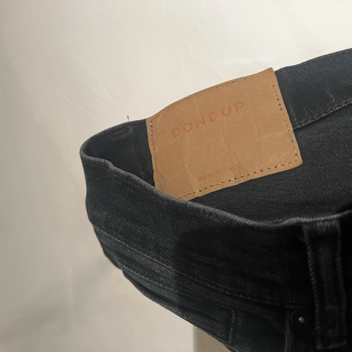 Svarta jeans från Dondup  - 93