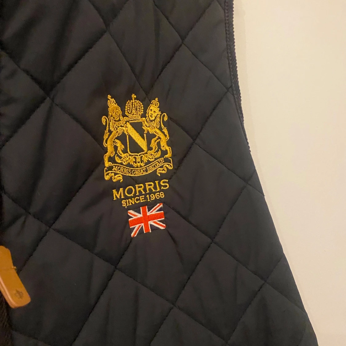 Svart quiltad väst från Morris - 90