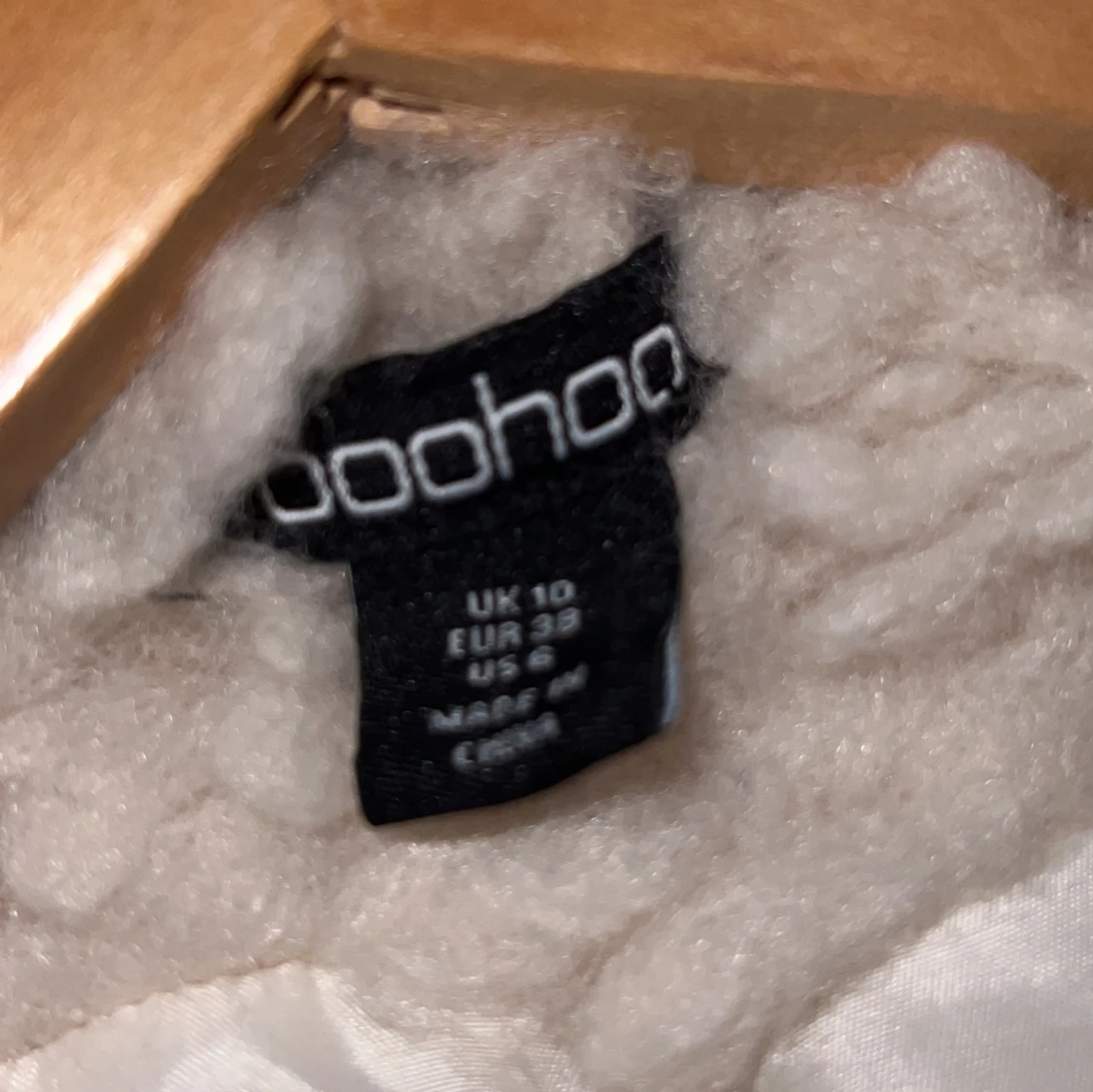 Beige teddyjacka från Boohoo - 91