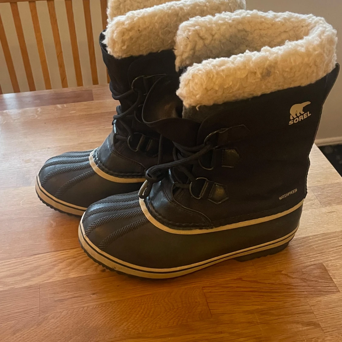Oanvända svarta Sorel Kängor - 92