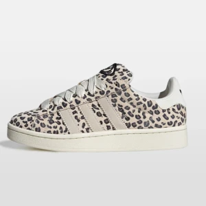 CAMPUS 00S ”LEOPARD”🐆🤍 - Hej! Jag säljer mina fina leopard skor som är helt nya men använda max 4 gånger. vill köpa nya, därav priset! 🤍Nypris: 3599kr PRIS KAN ABSOLUT DISKUTERAS🤍
