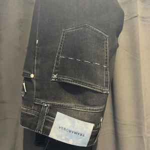 Tramarossa jeans  - Sjukt feta tramarossa jeans i mycket bra skick! Storlek 31 men kan passa lite större | nypris ca 5000kr | enligt mig är dom bättre än Jacob Cohen | mitt pris 1499kr Hör av er vid fler frågor eller funderingar!