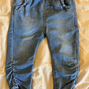 Jeans - Jeans till baby. Fint skick!