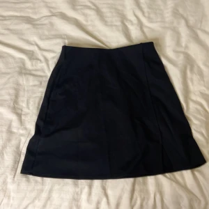 Kjol - Den har ett mjukt material och jätte fin