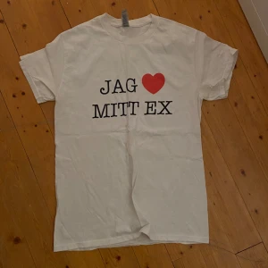 jag ❤️ mitt ex tröja  - köp om du känner dig delusional använd 1 gång 