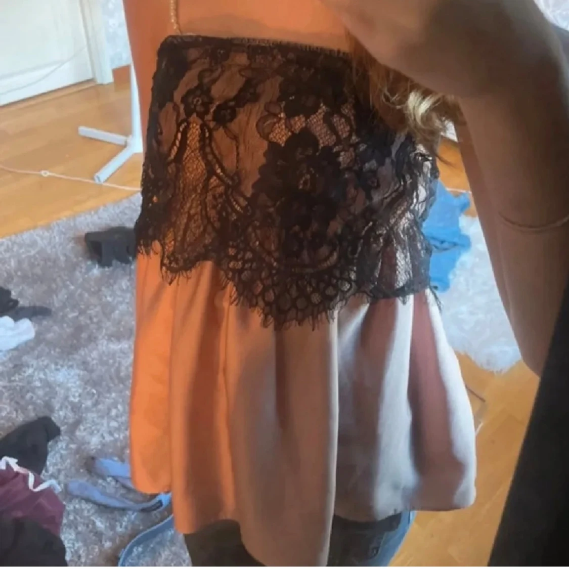 Beige tubtopp med svart spets från Imperial - 90