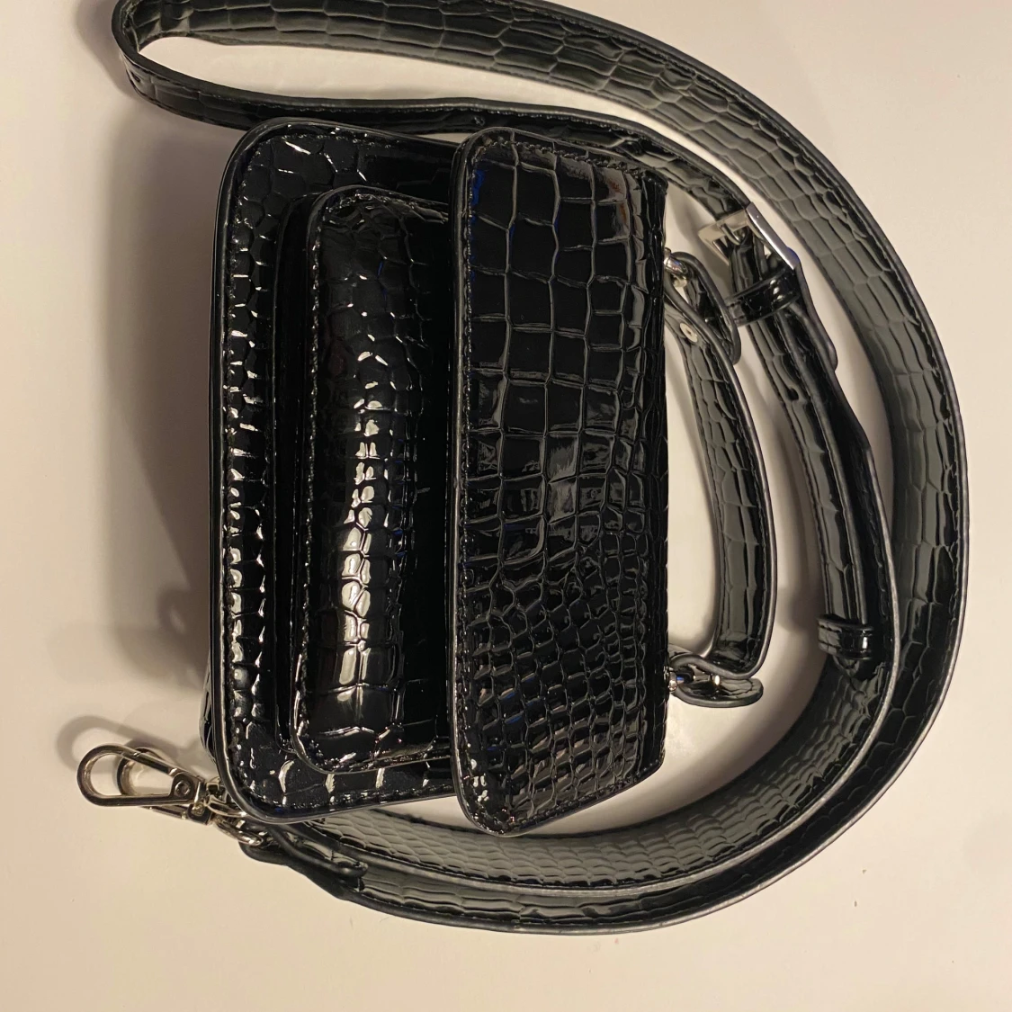 Svart axelväska från HVISK - 90