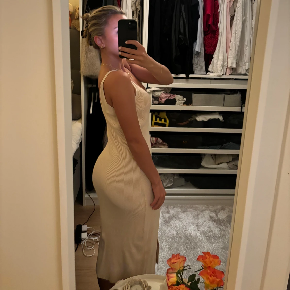 Beige ribbad klänning - 90