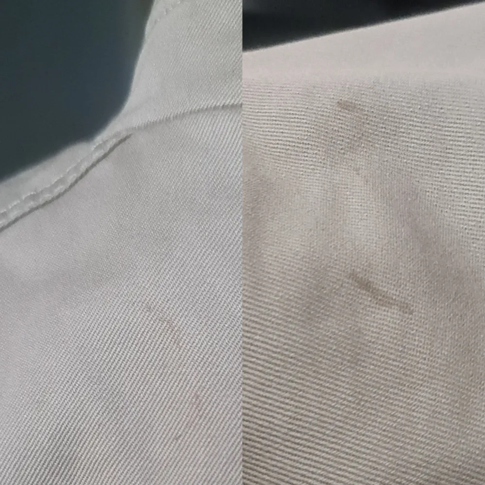 Fint skick, 100% bomull. Herrmodell, för stor för mig, särskilt uptill vid axlarna. Stora fickor, två innerfickor, inget foder. Några fläckar på ärmen och ryggen. Bröstvidd: 50, längd: 75, ärmlängd: 65, axelvidd: 42.. Takit.