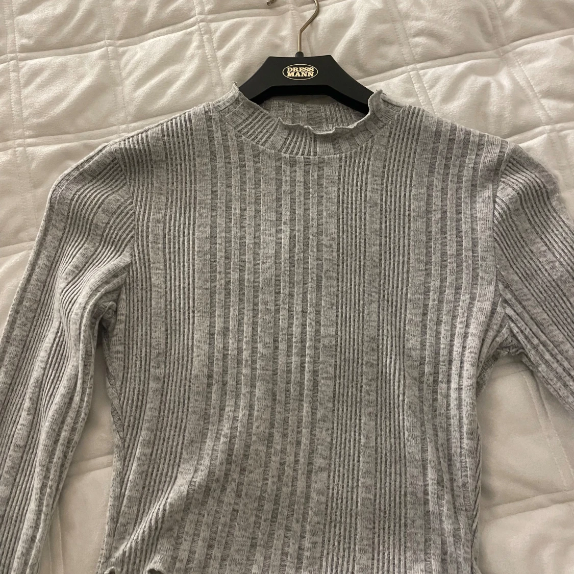 Grå långärmad topp