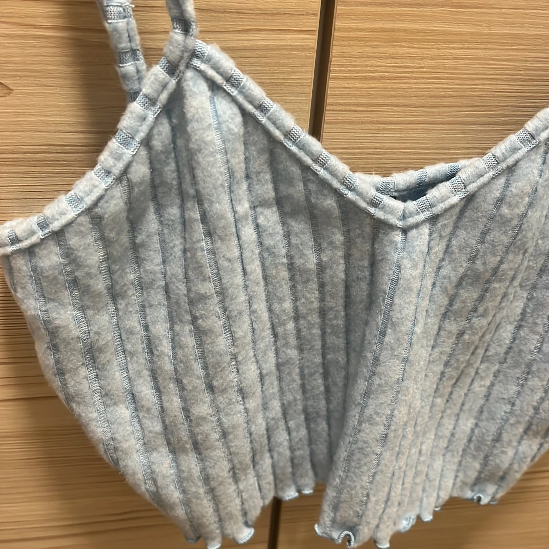 Ljusblå ribbad luddig topp från Shein - 90