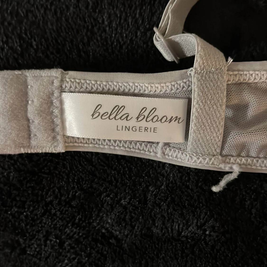 Grå spets-bh från Bella Bloom 75C - 92