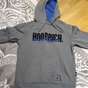 Hoodrich dress har haft den i 2 år men bara använt i 1 år i helt ok skick