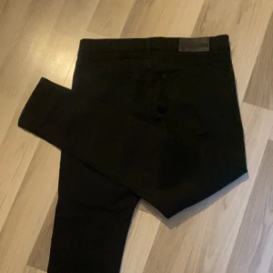 Tiger of sweden jeans - Säljer ni dessa feta tiger of sweden jeans i 32/32 