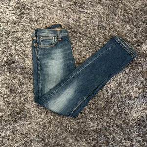 Nudie jeans - Säljer dessa feta Nudie jeansen | storlek 28/32 | skick 10/10, inga defekter | model tube kelly | hör av er vid minsta lilla fråga:)