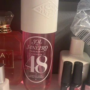 Sol de Janeiro Cheirosa 48 Perfume Mist - Fräsch och exotisk doft från Sol de Janeiro, Cheirosa 48. Helt ny endast testad en gång och var inte min smak. 
