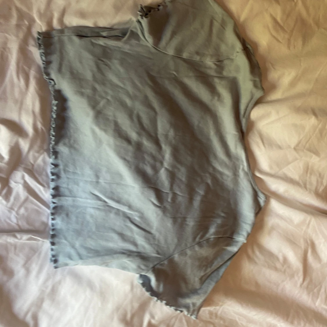 Blå t-shirt med cowboytryck från Divided - 90