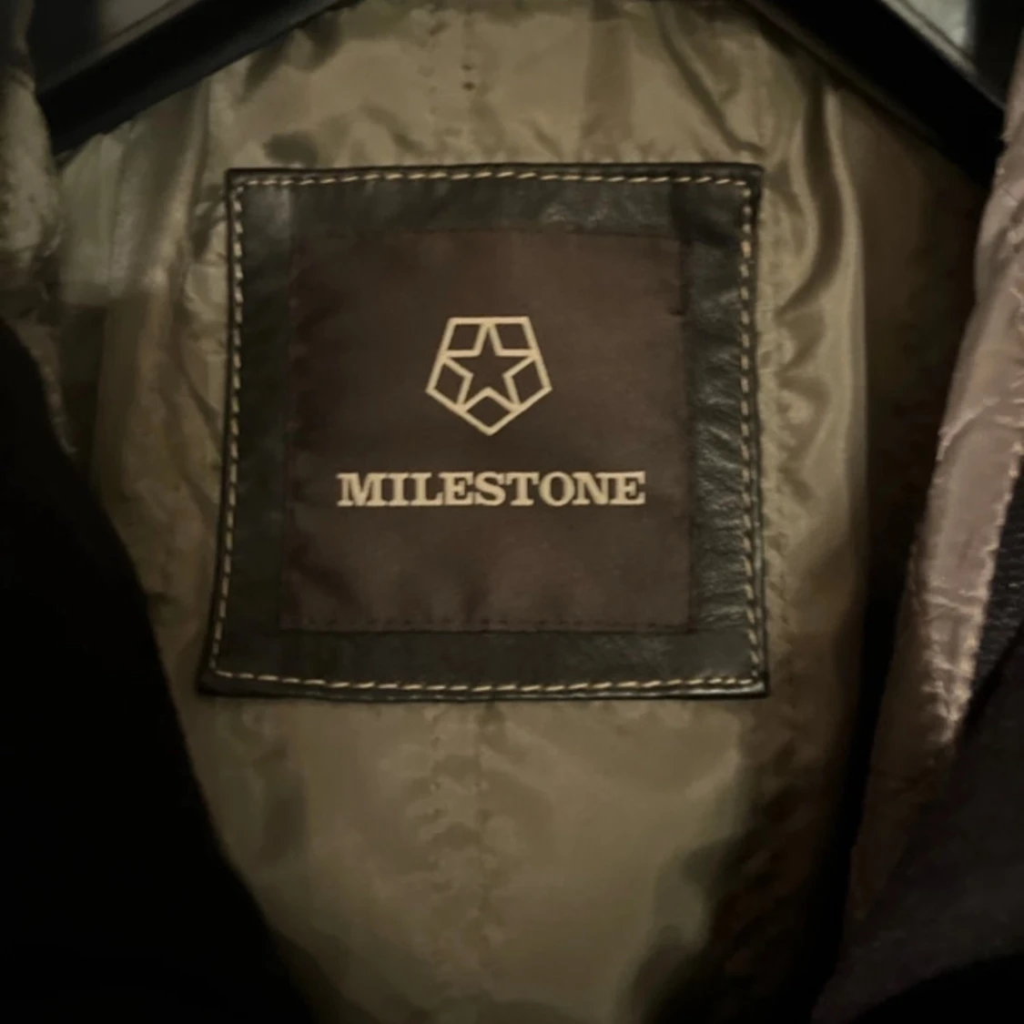 Svart skinnjacka - 91