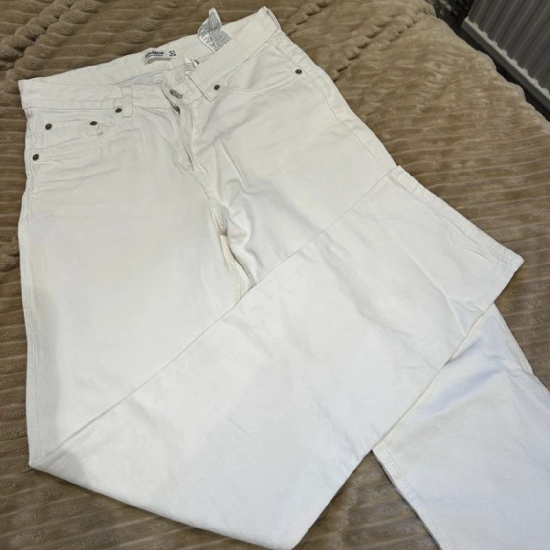 Vita jeans från Pull&Bear