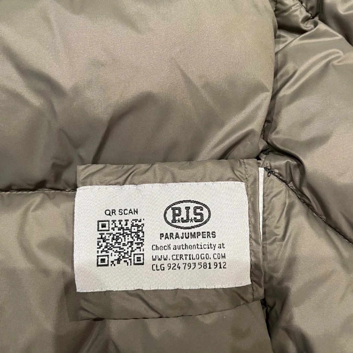 Svart dunväst från Parajumpers - 92