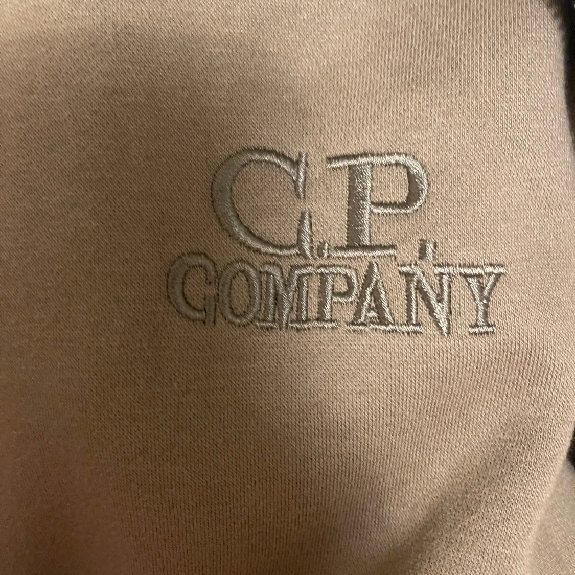 Olivgrön hoodie från C.P. Company - 91