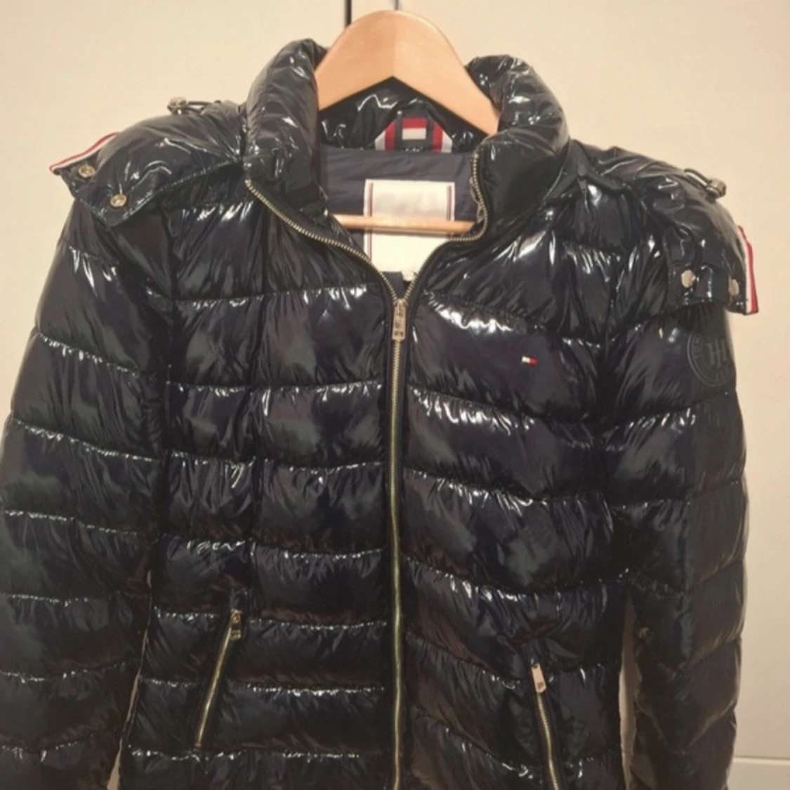Mörkblå pufferjacka från Tommy Hilfiger - 90